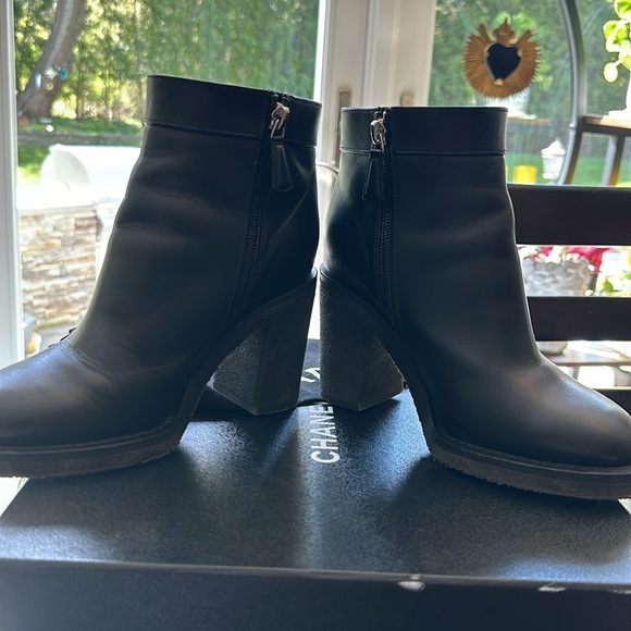 CHANEL short boots - Picture 4 of 9